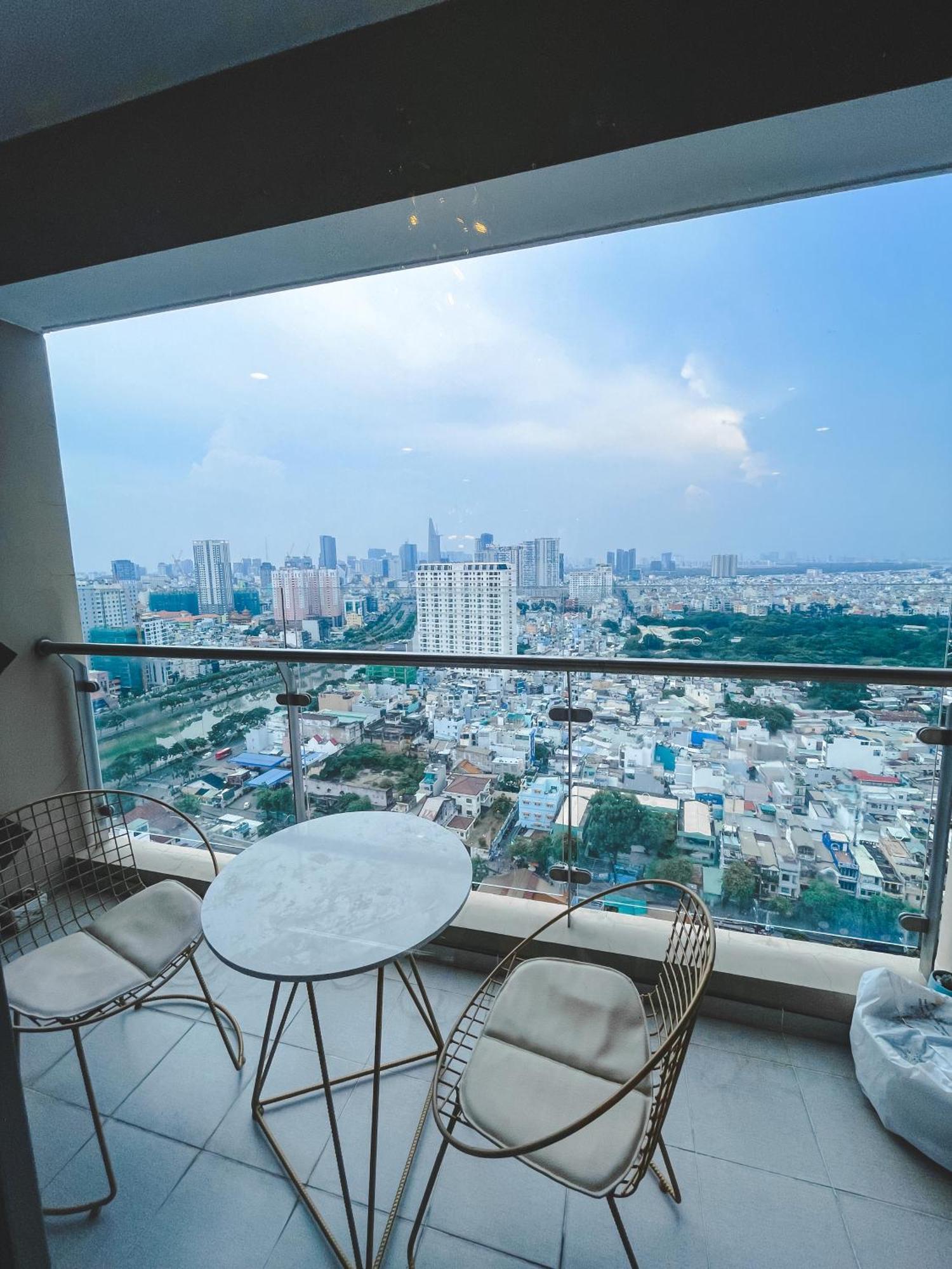 Luxury Gold Apartment 86 -Rooftop Pool Central City Ho Chi Minh City Exterior photo